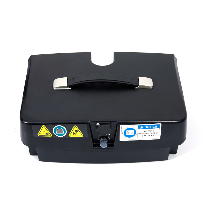 YL-02 kevyt 4-pyöräinen skootteri senioreille, jossa on 360° kääntyvä istuin